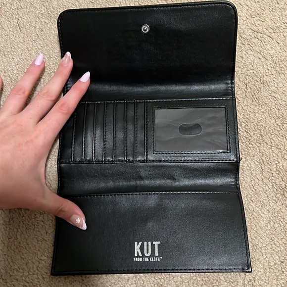 Kut from the Kloth Slim Striped Tri-fold Wallet - Picture 2 of 2